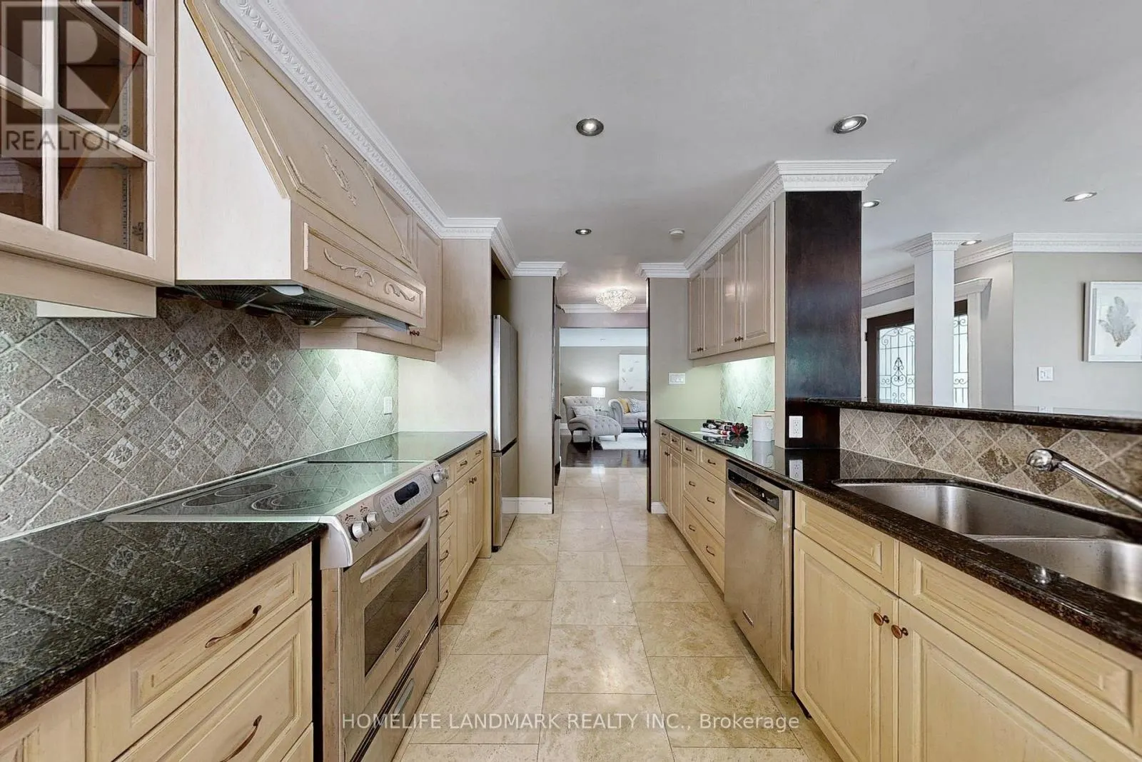 61 WHITTAKER CRESCENT