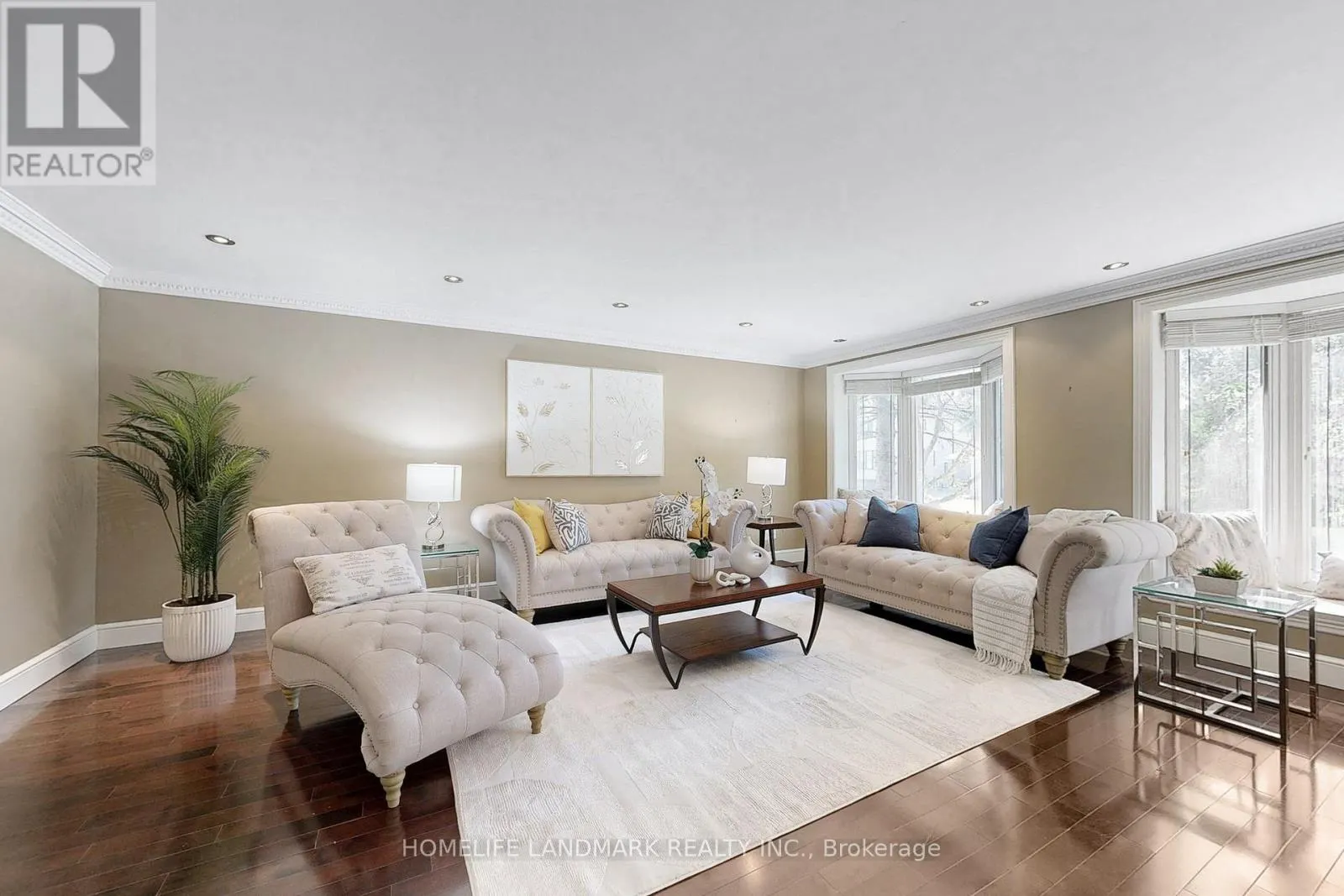 61 WHITTAKER CRESCENT