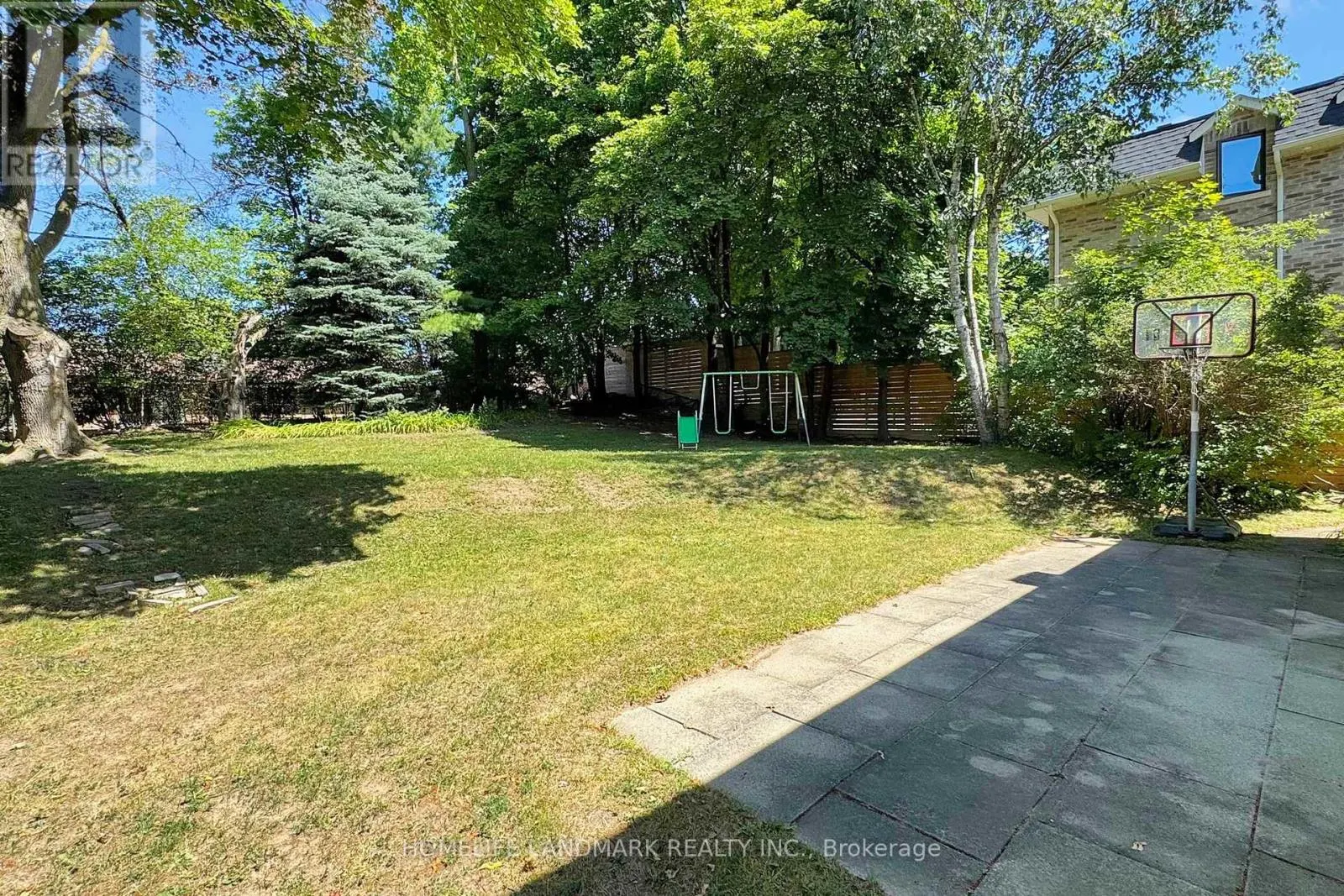 61 WHITTAKER CRESCENT