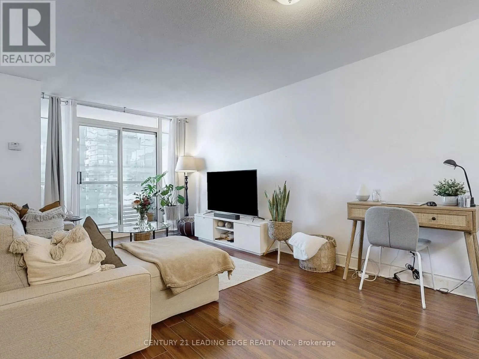3503 - 30 GRAND TRUNK CRESCENT