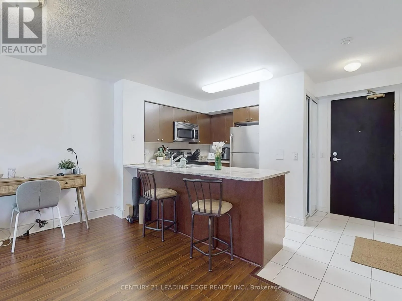 3503 - 30 GRAND TRUNK CRESCENT