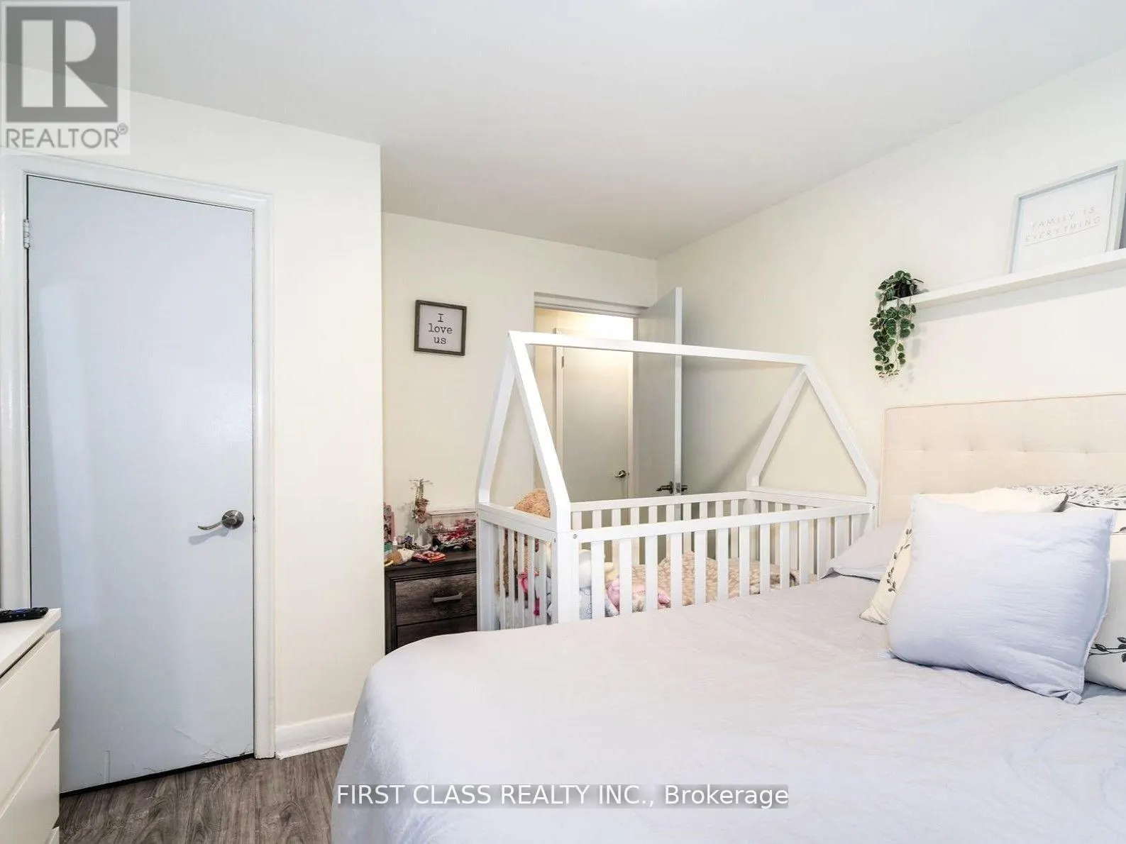 1 - 117 HILLSDALE AVENUE E