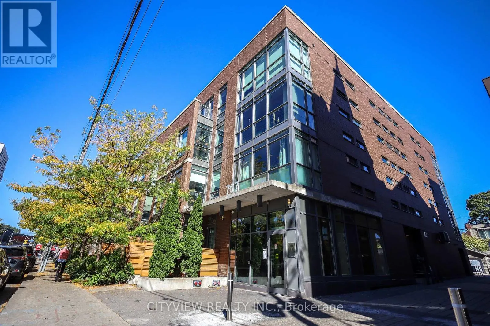 416 - 707 DOVERCOURT ROAD