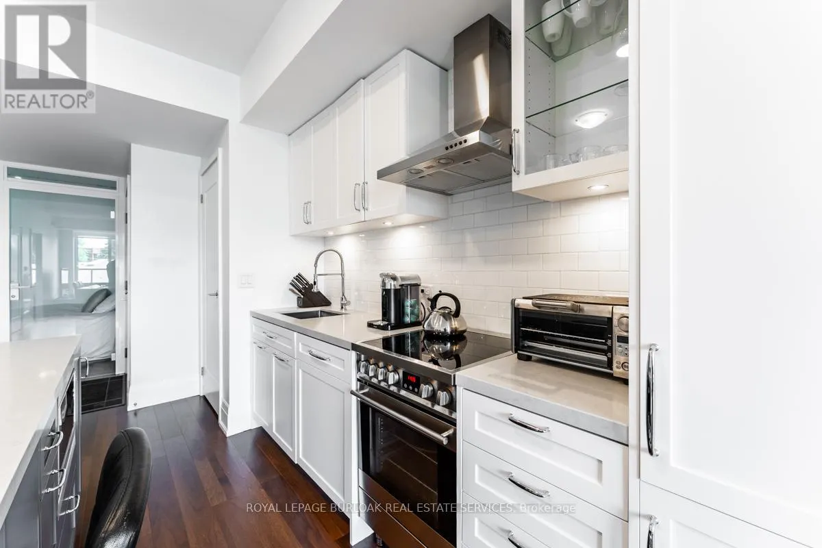 410 - 25 MALCOLM ROAD
