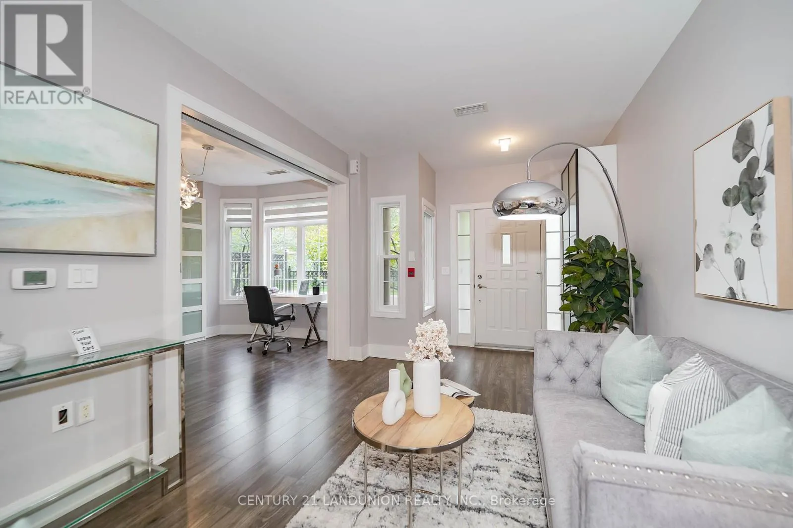 GV109 - 38 KENASTON GARDENS