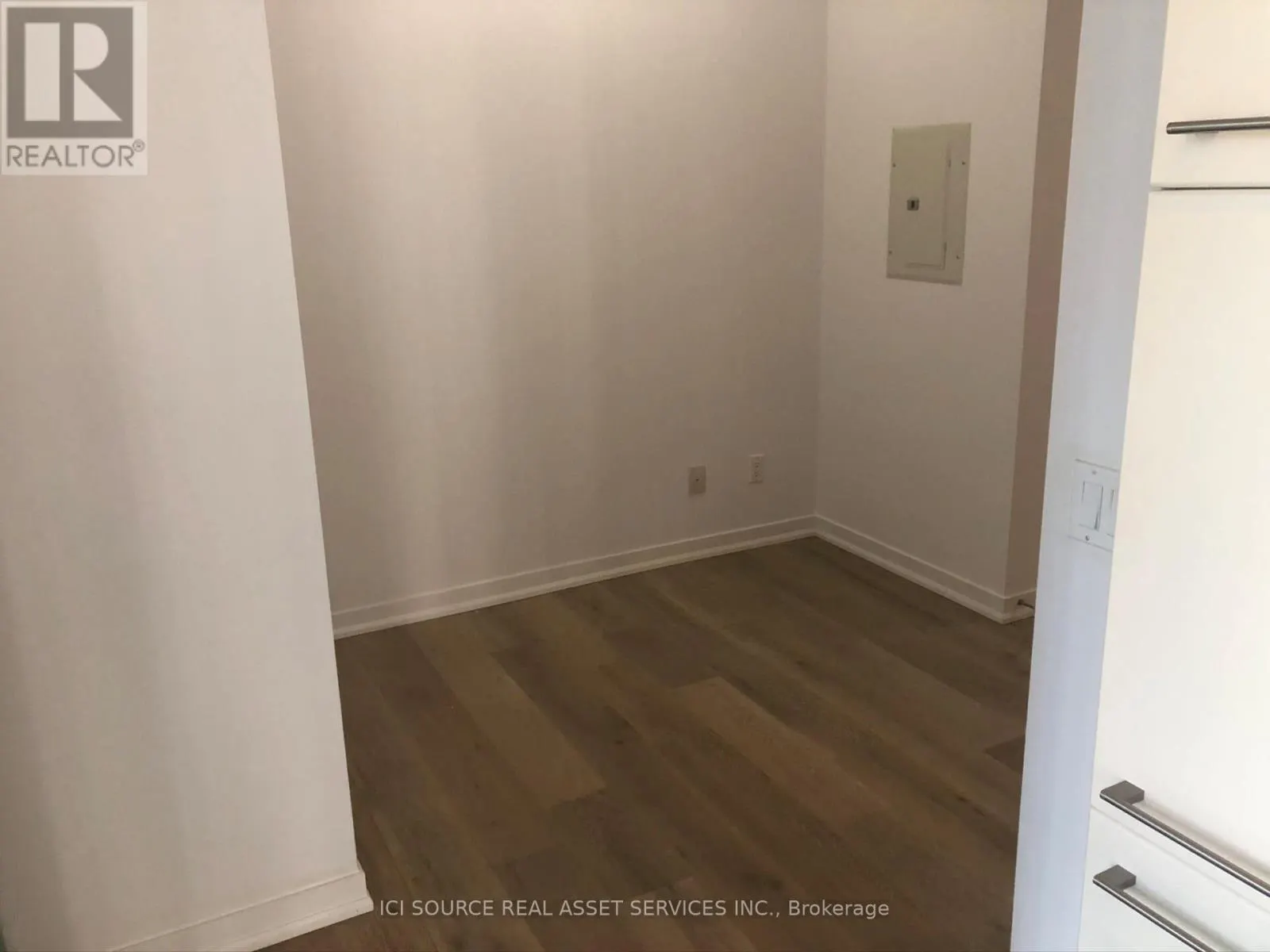 2406 - 770 BAY STREET