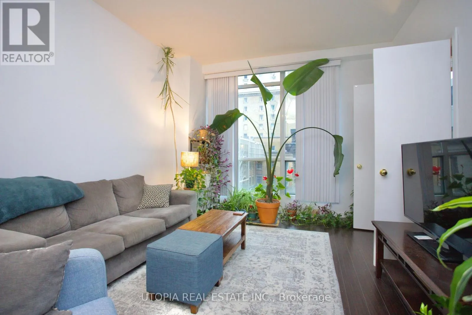 1017 - 7 KING STREET E