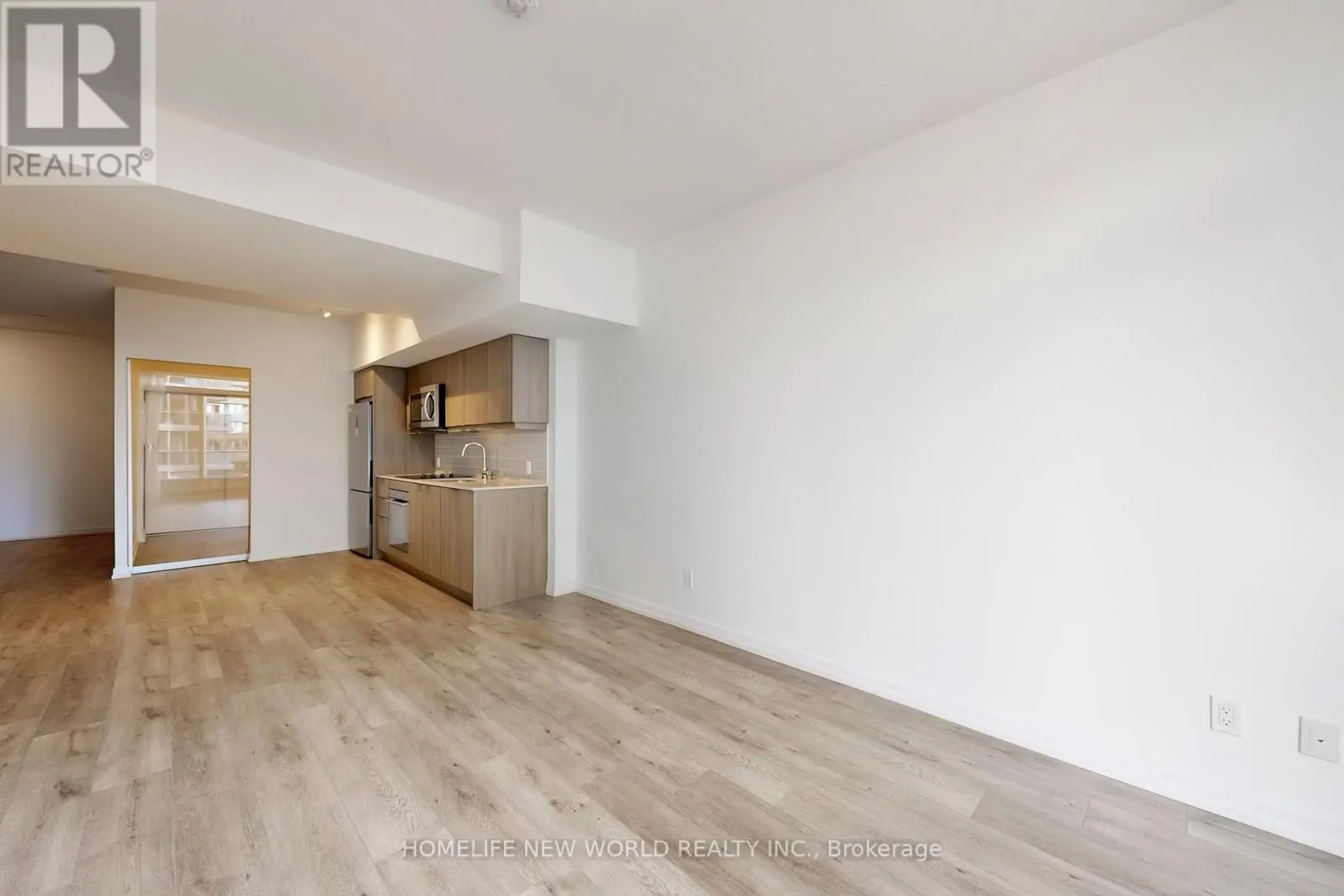 501 - 38 FOREST MANOR ROAD