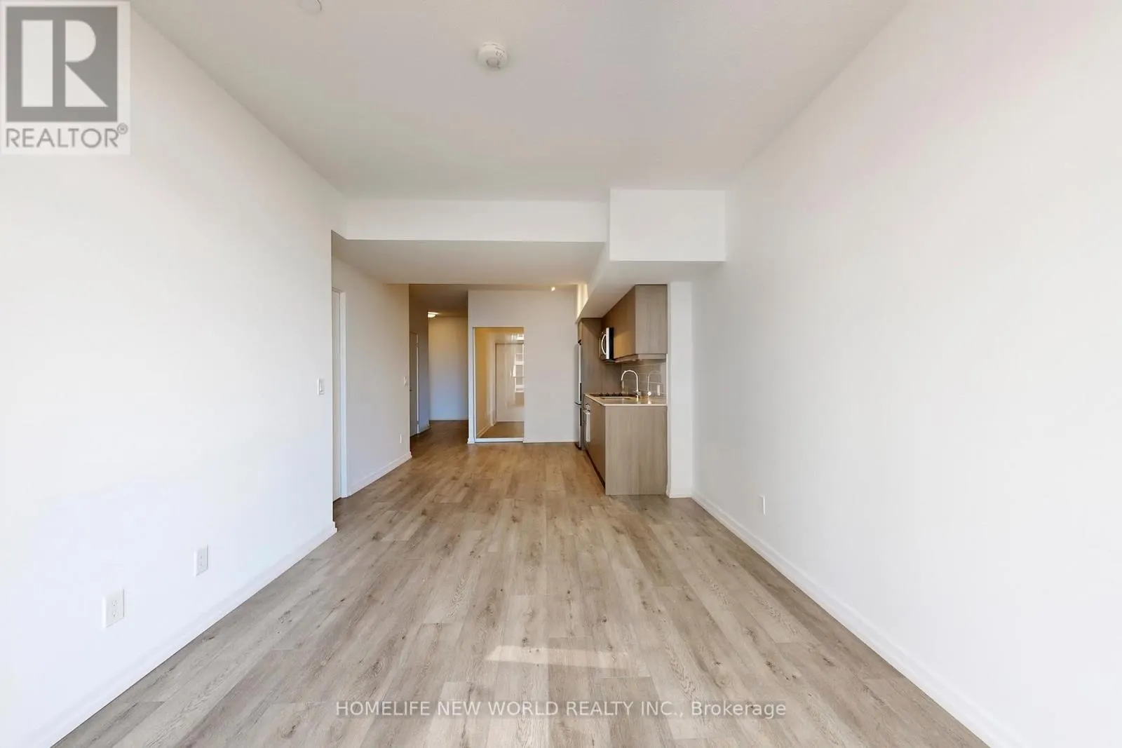 501 - 38 FOREST MANOR ROAD