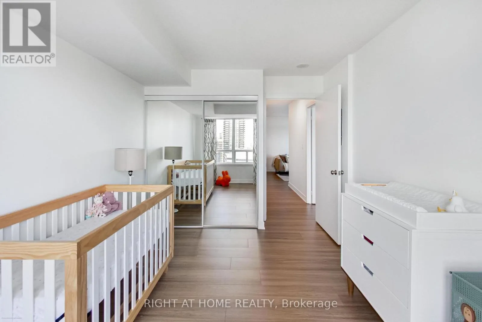 LPH02 - 16 HARRISON GARDEN BOULEVARD