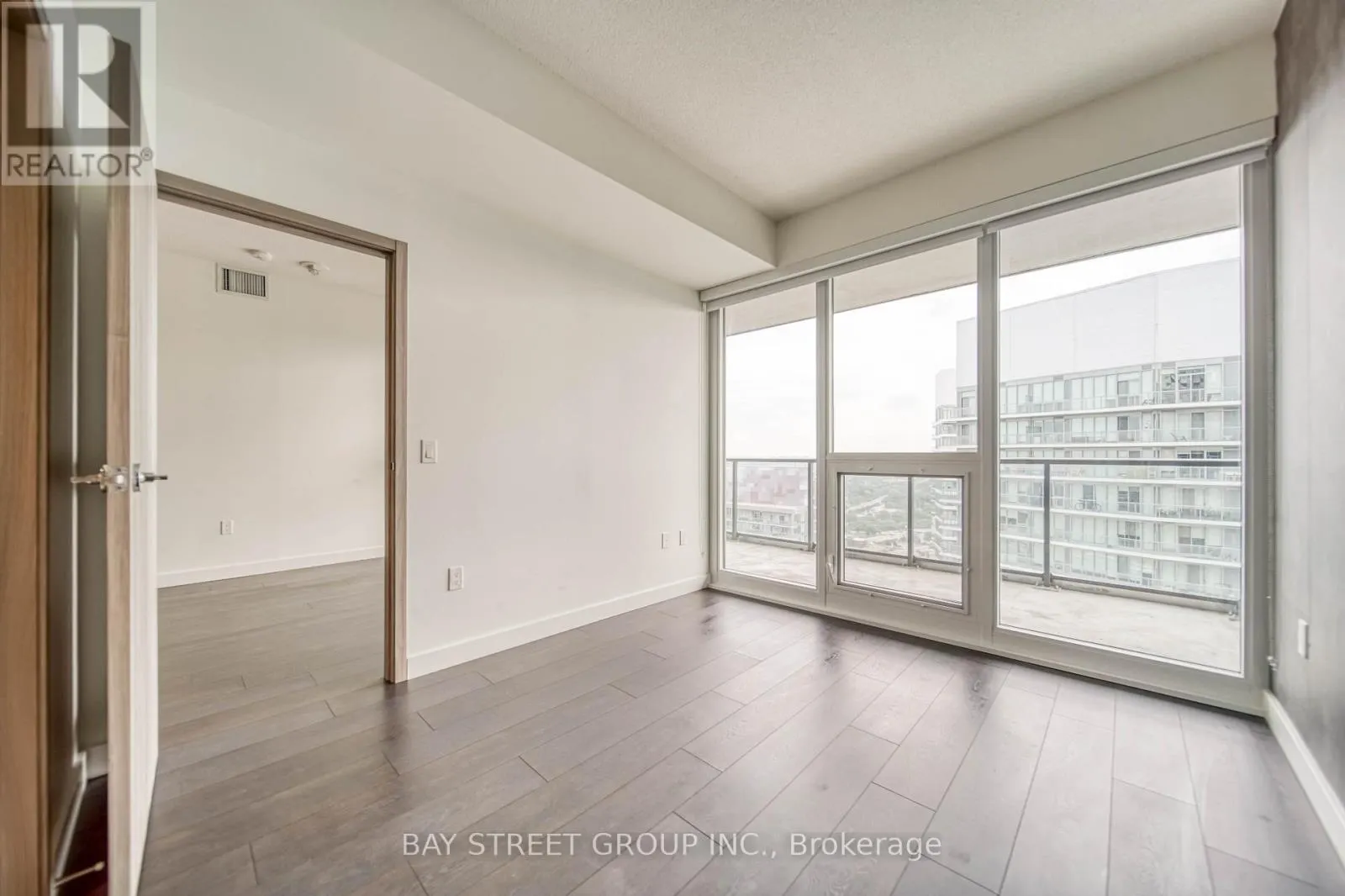 3909 - 95 MCMAHON DRIVE