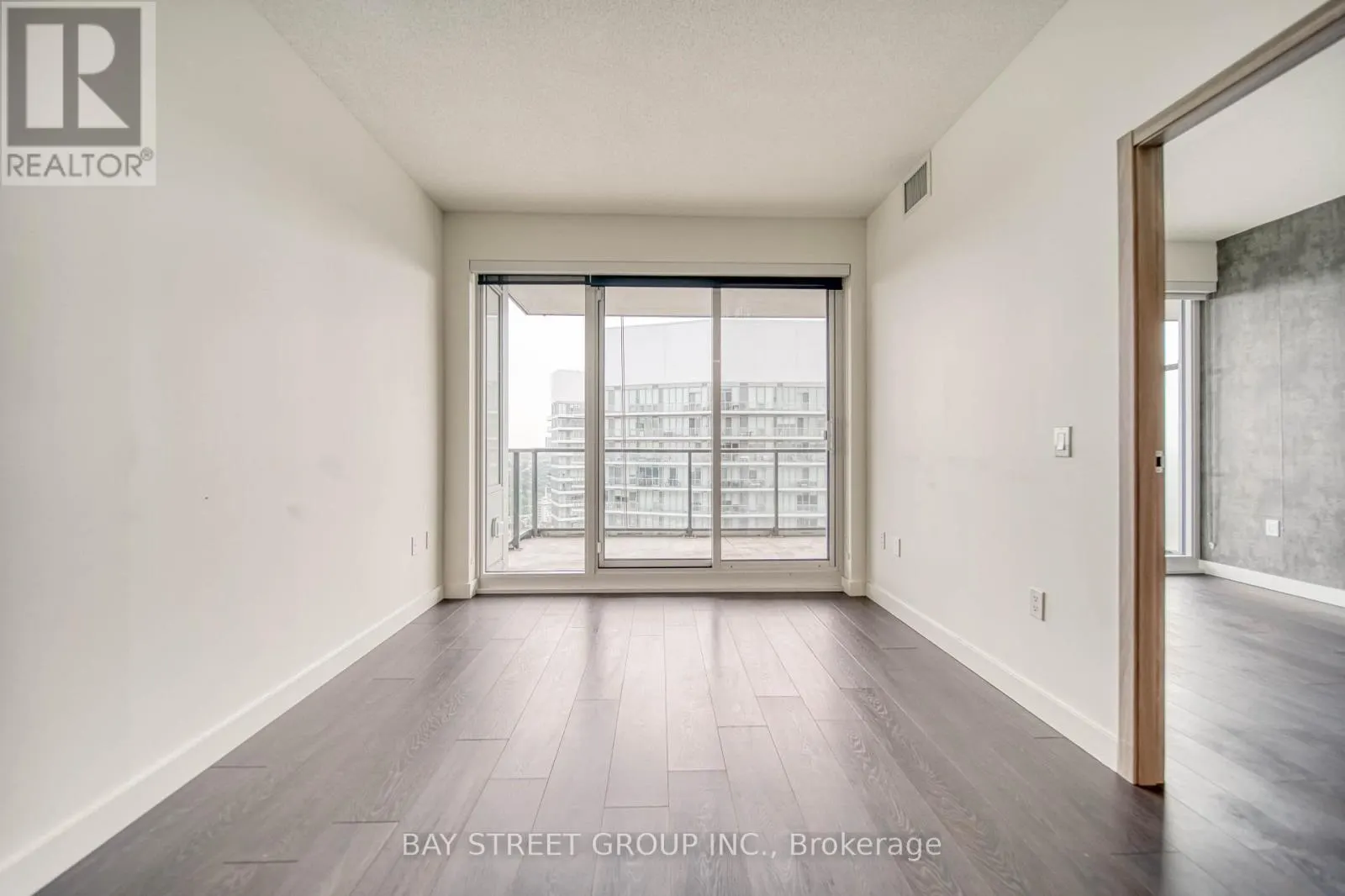 3909 - 95 MCMAHON DRIVE