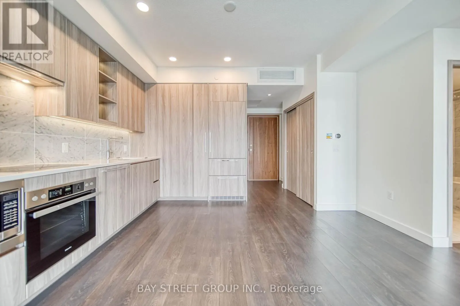 3909 - 95 MCMAHON DRIVE