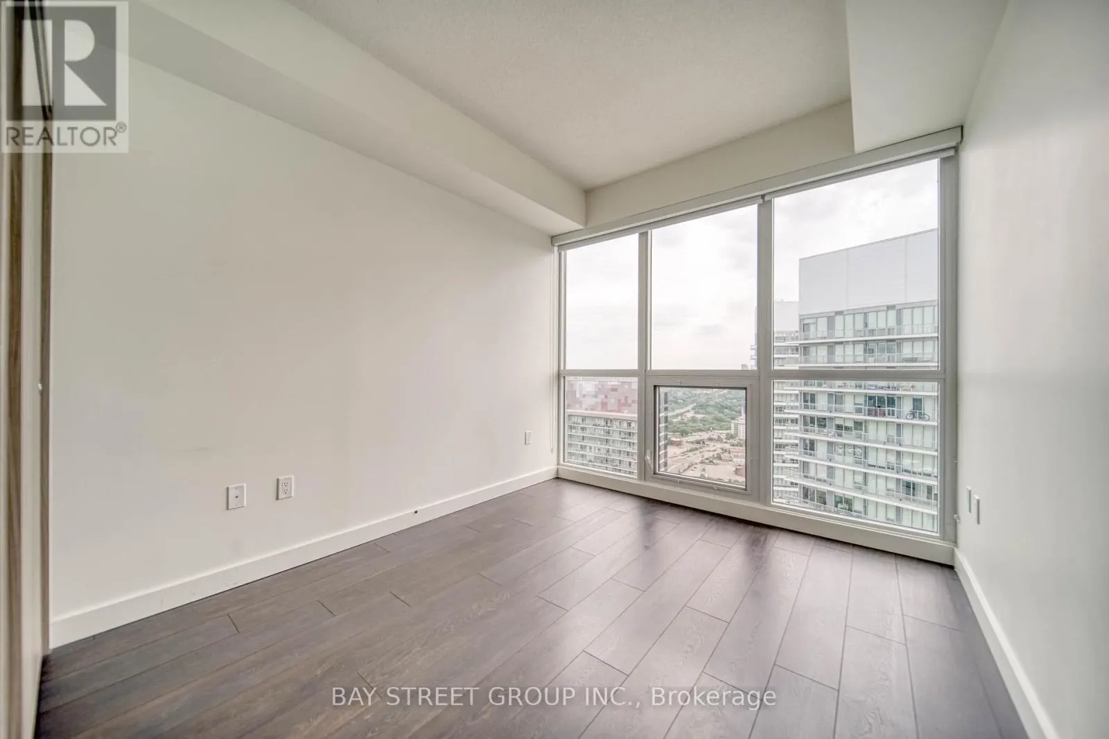 3909 - 95 MCMAHON DRIVE
