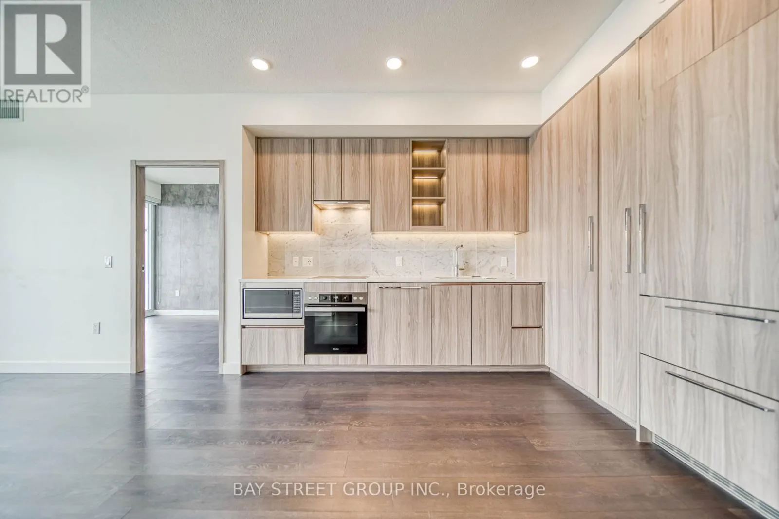 3909 - 95 MCMAHON DRIVE