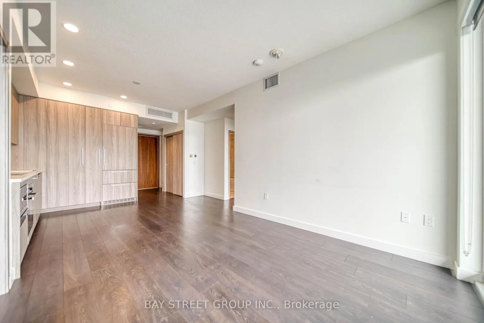 3909 - 95 MCMAHON DRIVE