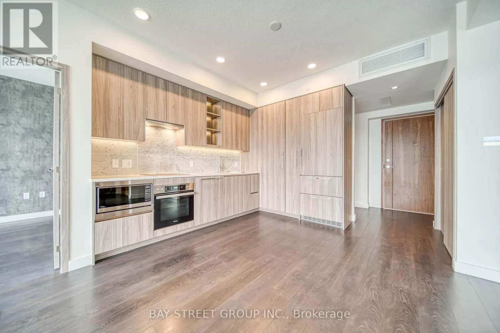 3909 - 95 MCMAHON DRIVE