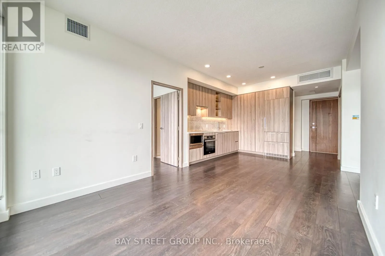 3909 - 95 MCMAHON DRIVE