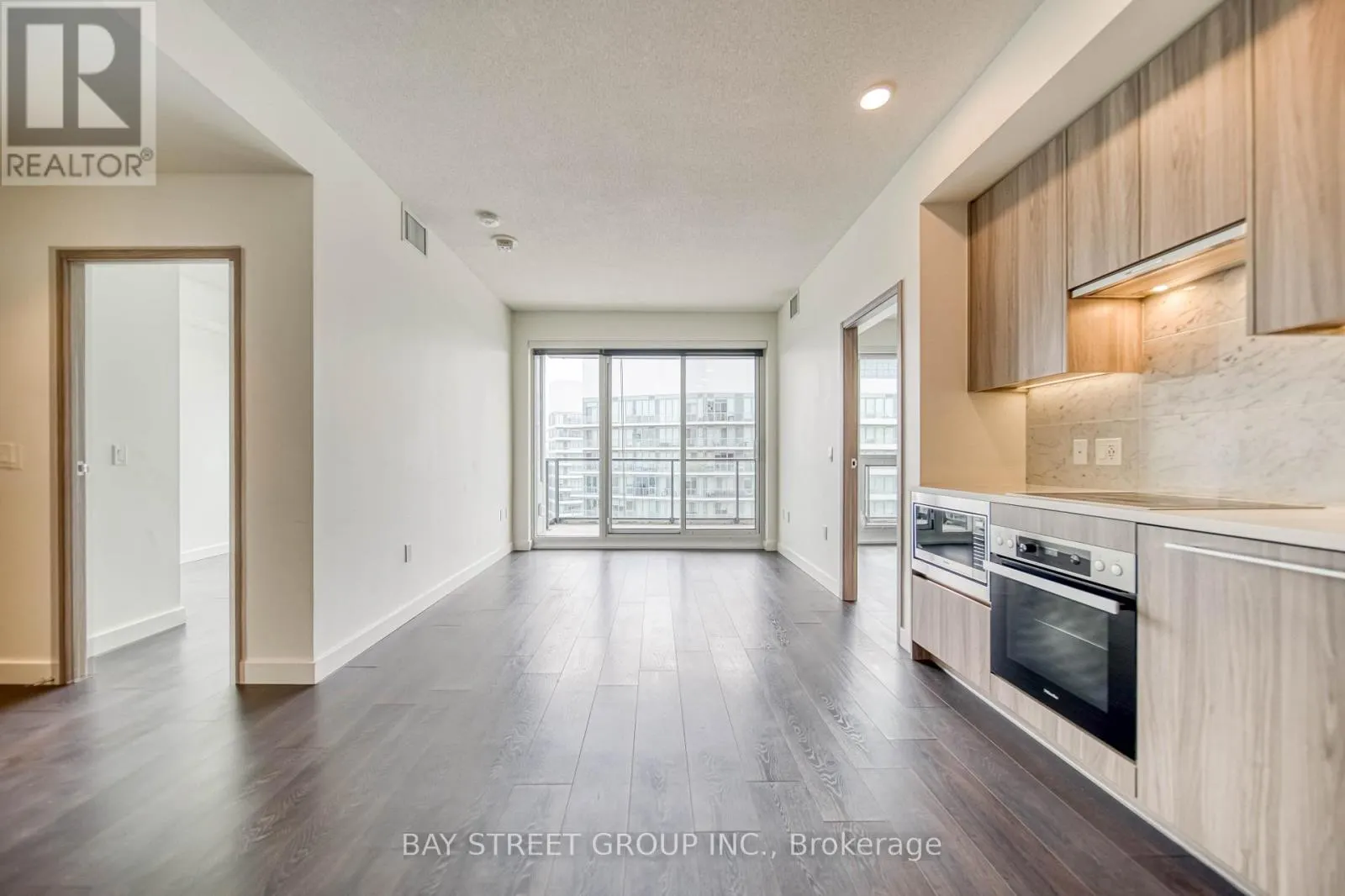 3909 - 95 MCMAHON DRIVE