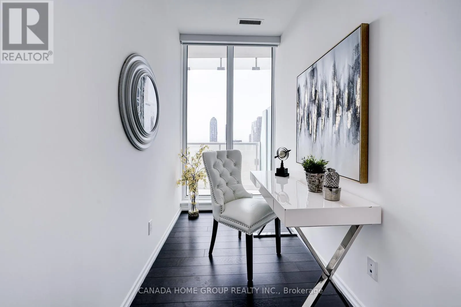 3605 - 197 YONGE STREET