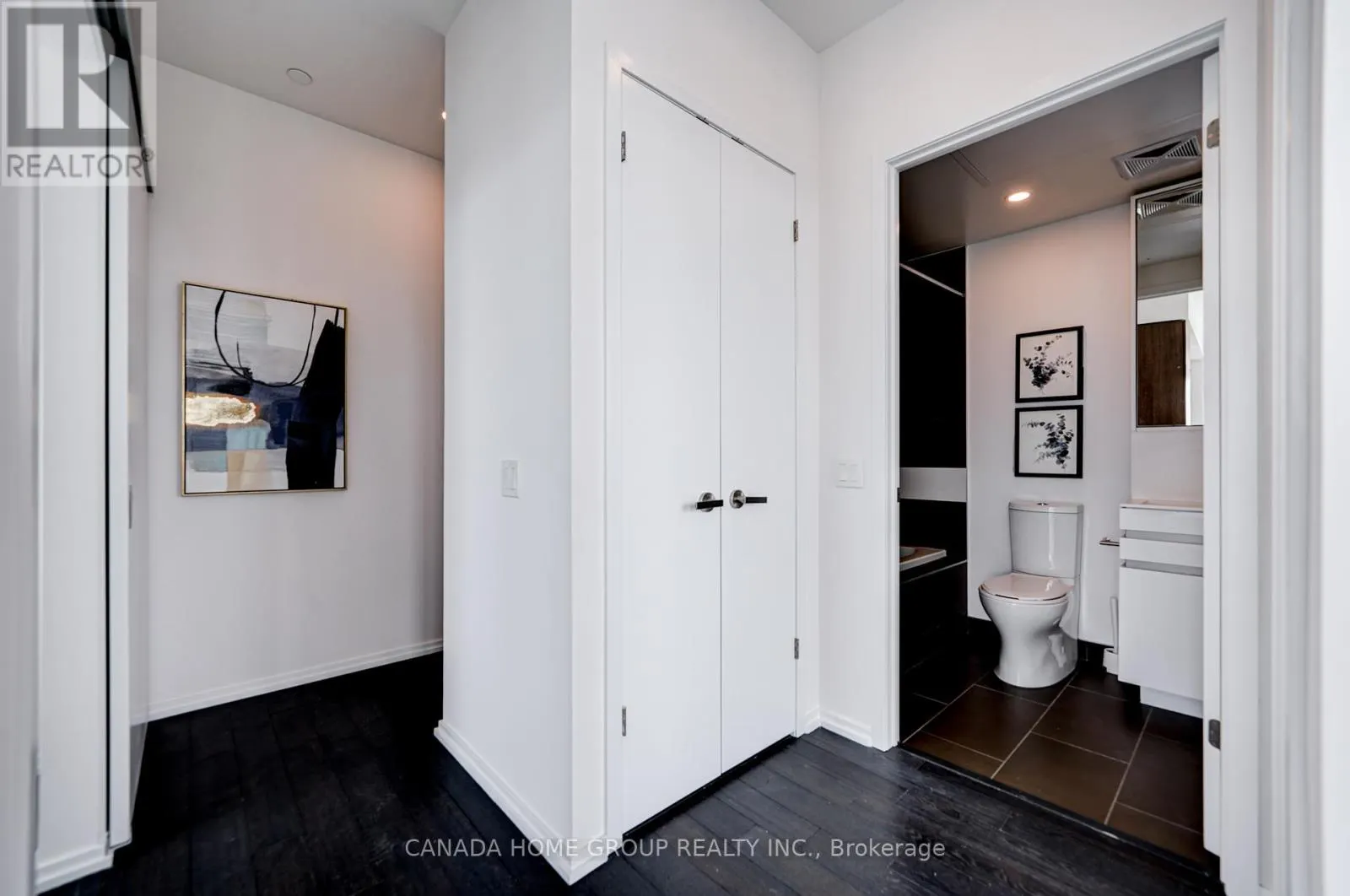 3605 - 197 YONGE STREET