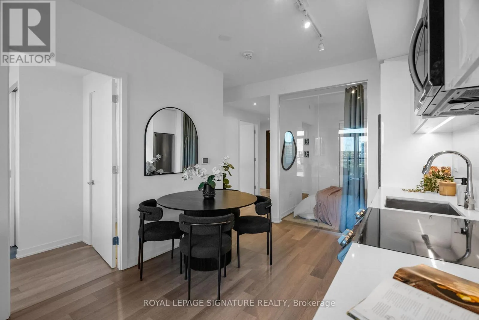 1127 - 50 POWER STREET