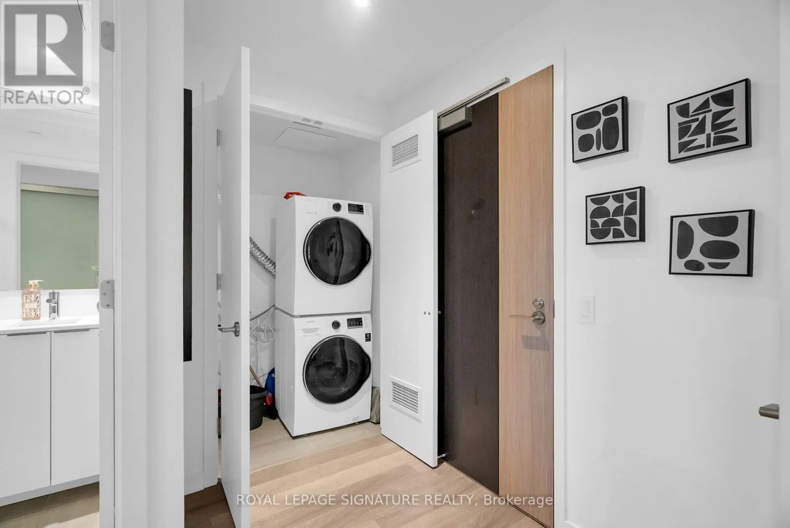 1127 - 50 POWER STREET