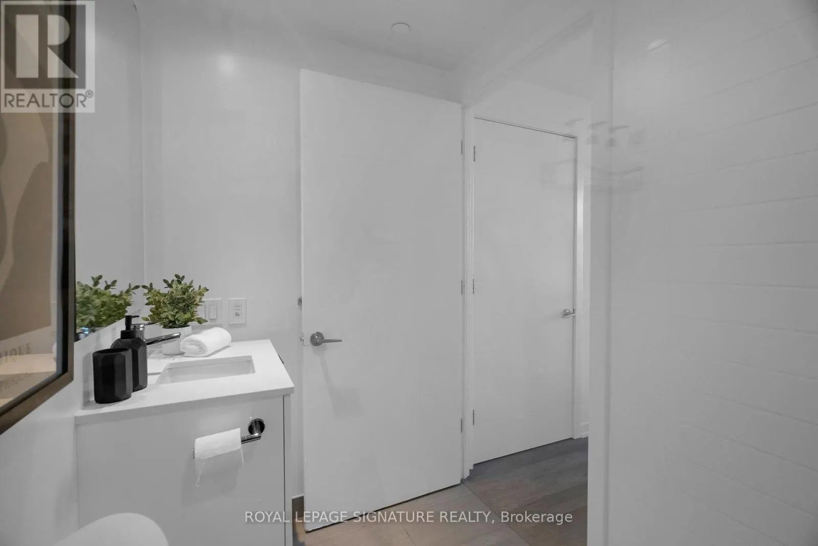 1127 - 50 POWER STREET