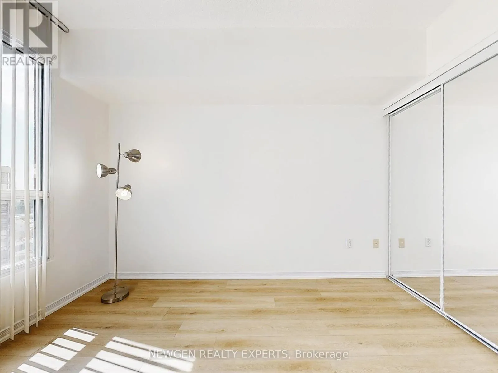 2903 - 5 CONCORDE PLACE