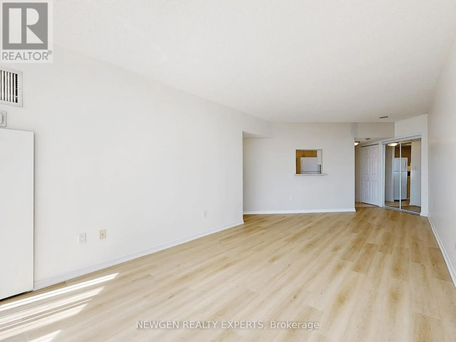 2903 - 5 CONCORDE PLACE