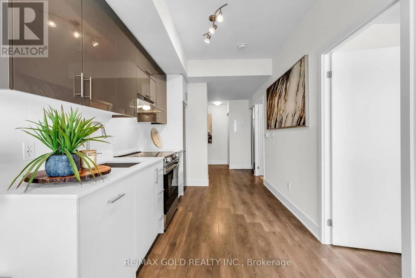 2101 - 188 FAIRVIEW MALL DRIVE