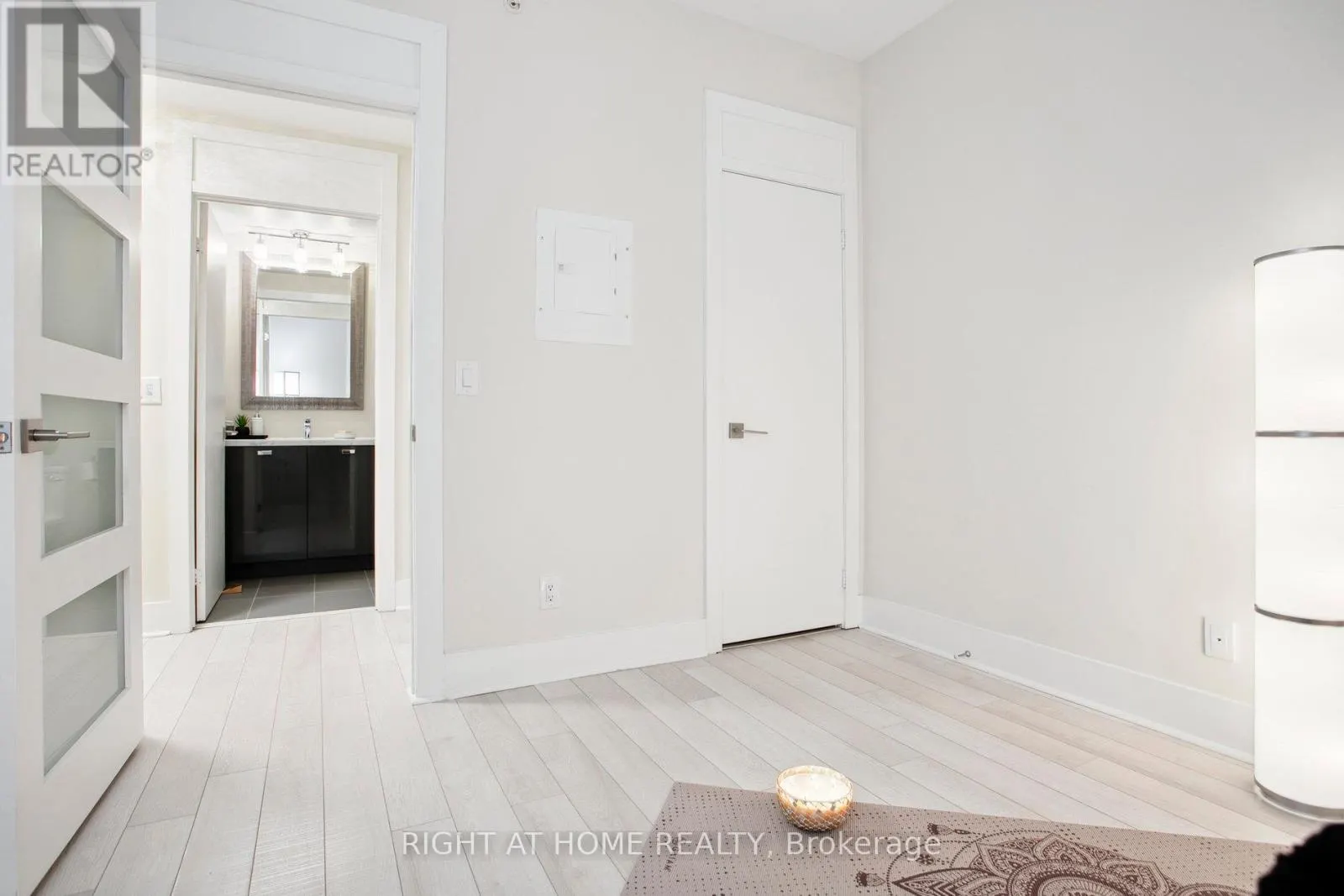 311 - 32 DAVENPORT ROAD