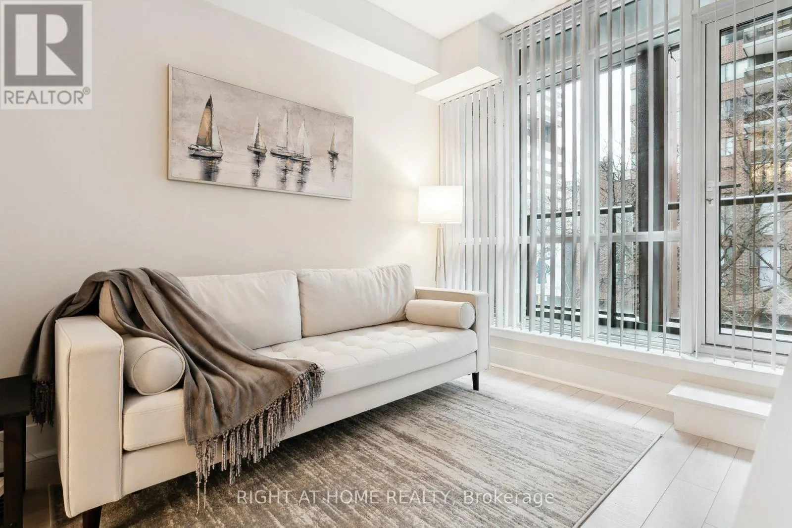 311 - 32 DAVENPORT ROAD