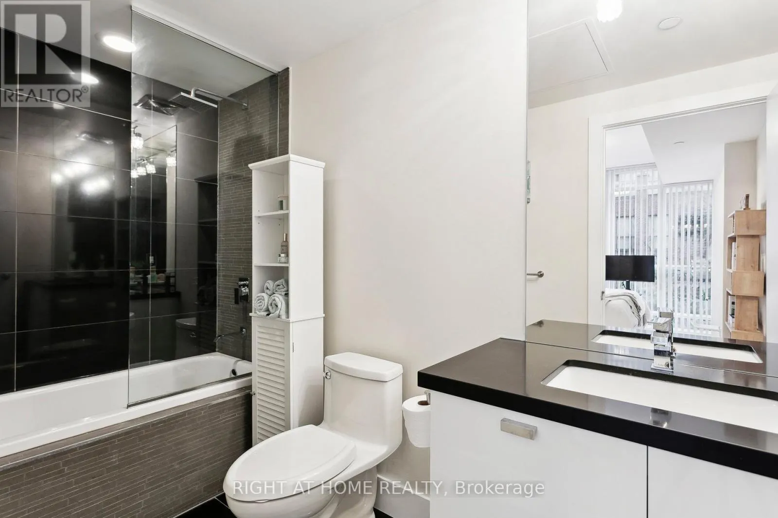 311 - 32 DAVENPORT ROAD