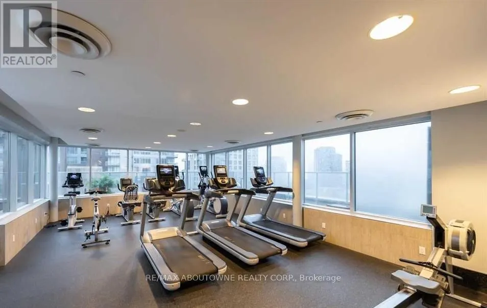 507 - 1 KING STREET W