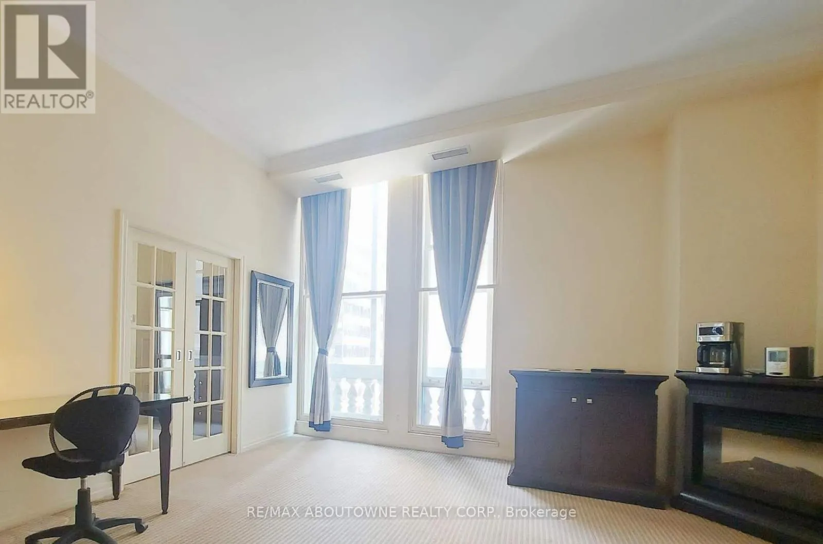 507 - 1 KING STREET W