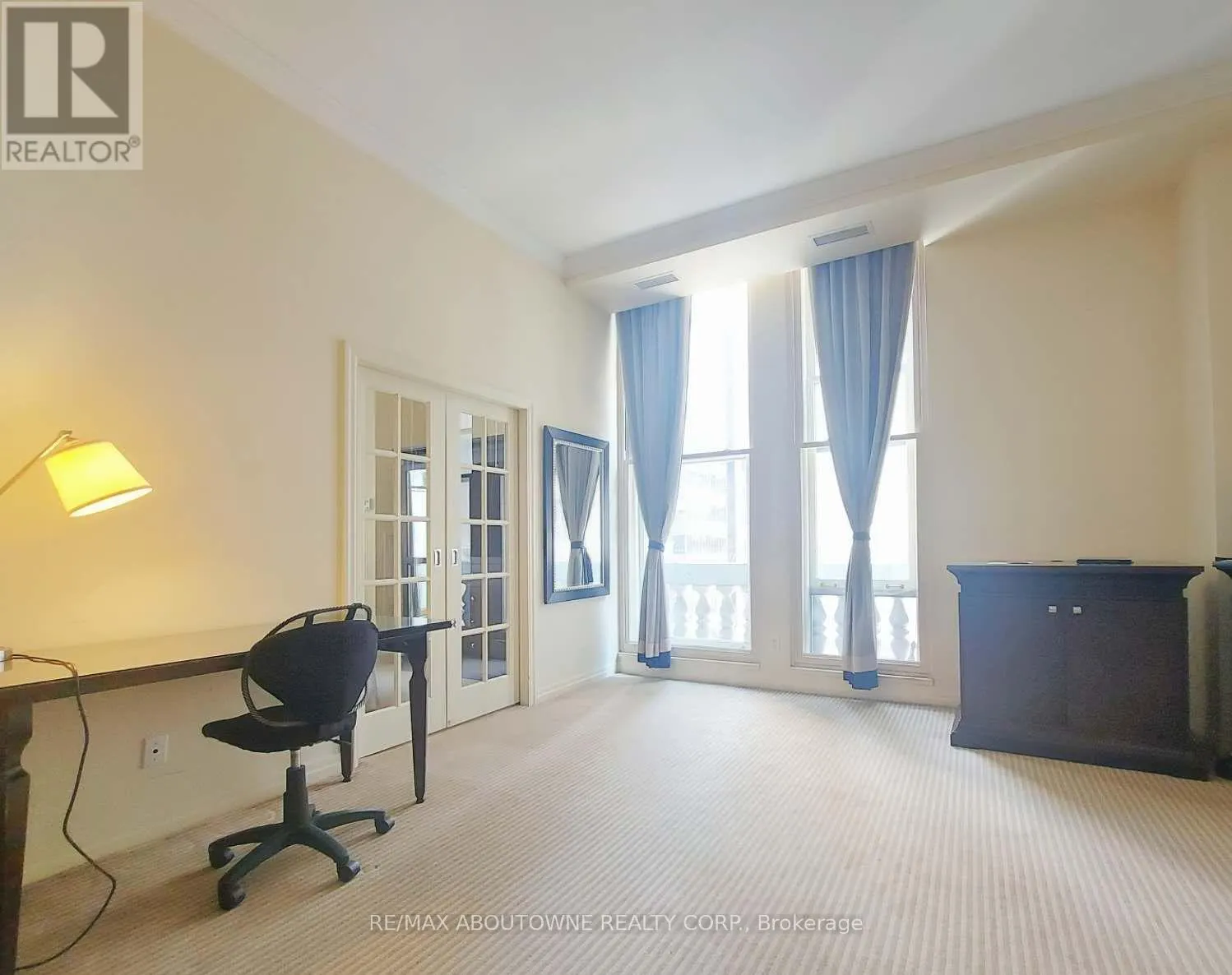 507 - 1 KING STREET W