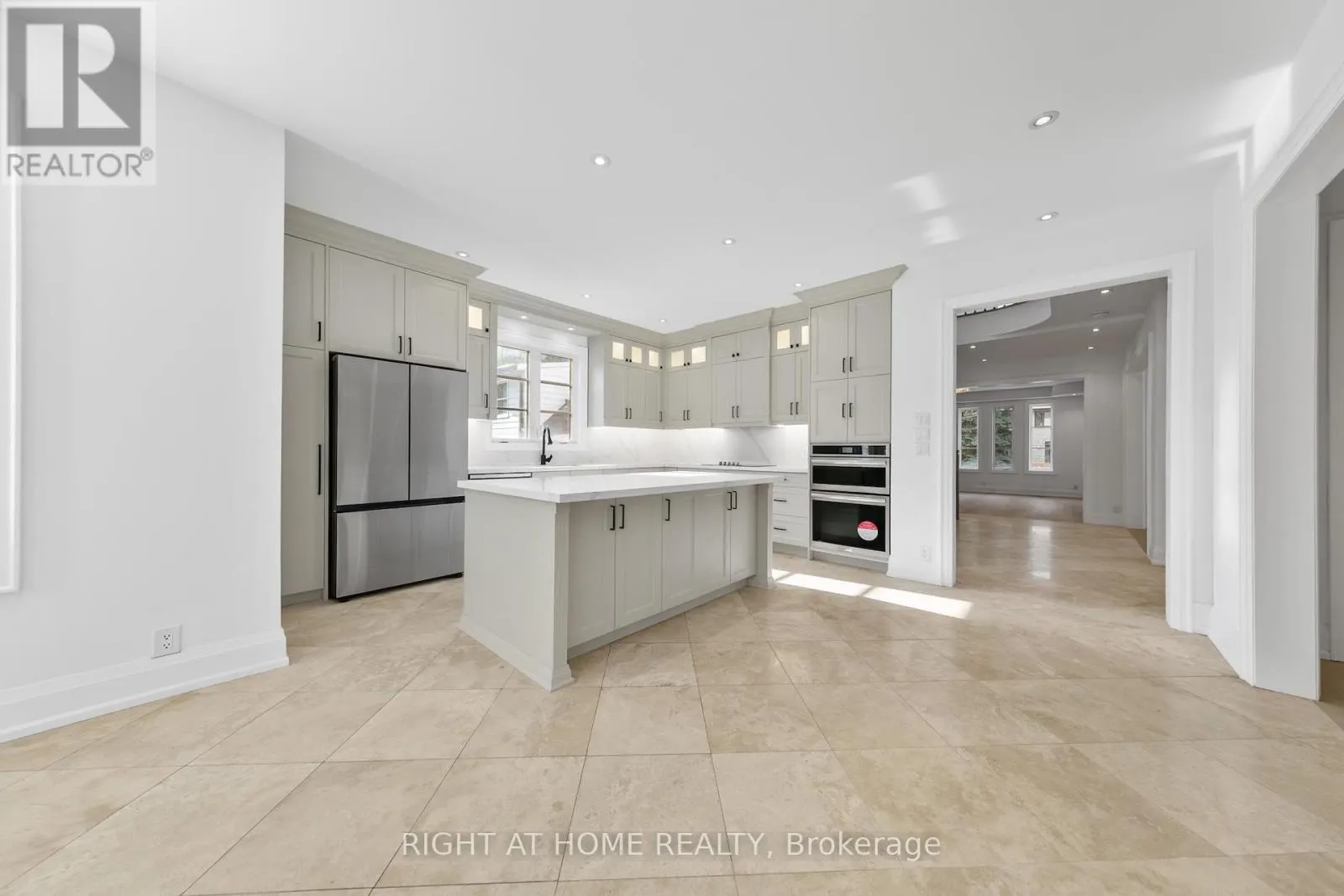 125 KINGSDALE AVENUE