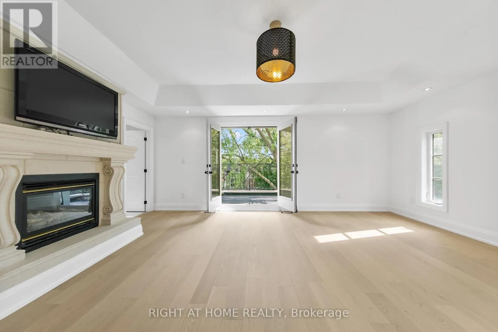 125 KINGSDALE AVENUE