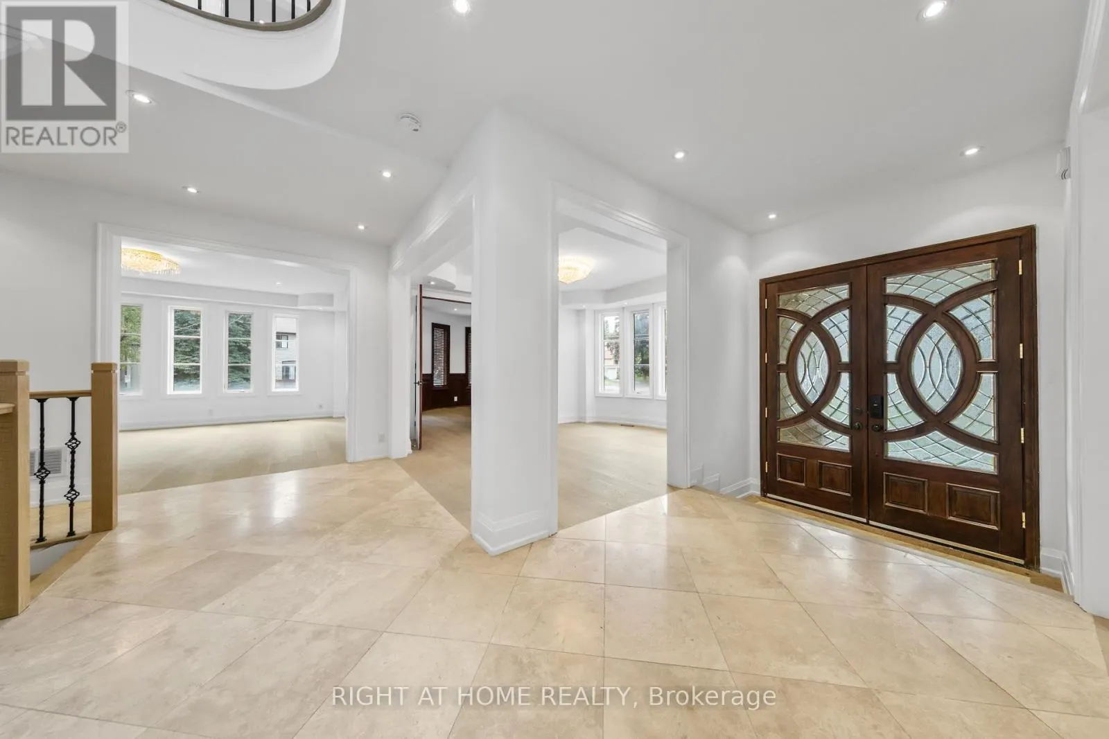 125 KINGSDALE AVENUE