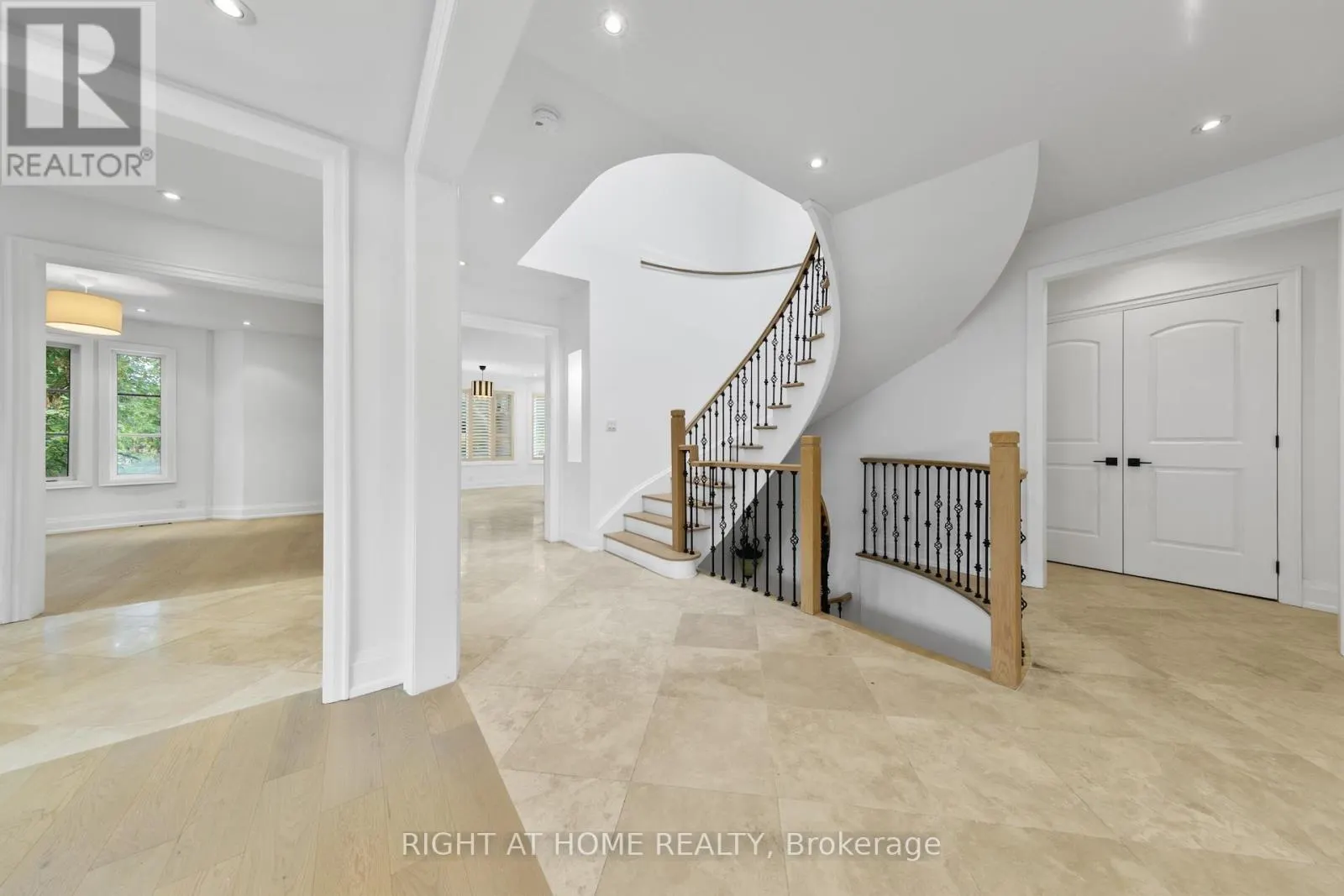 125 KINGSDALE AVENUE