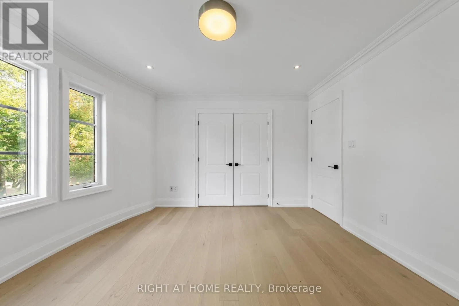 125 KINGSDALE AVENUE