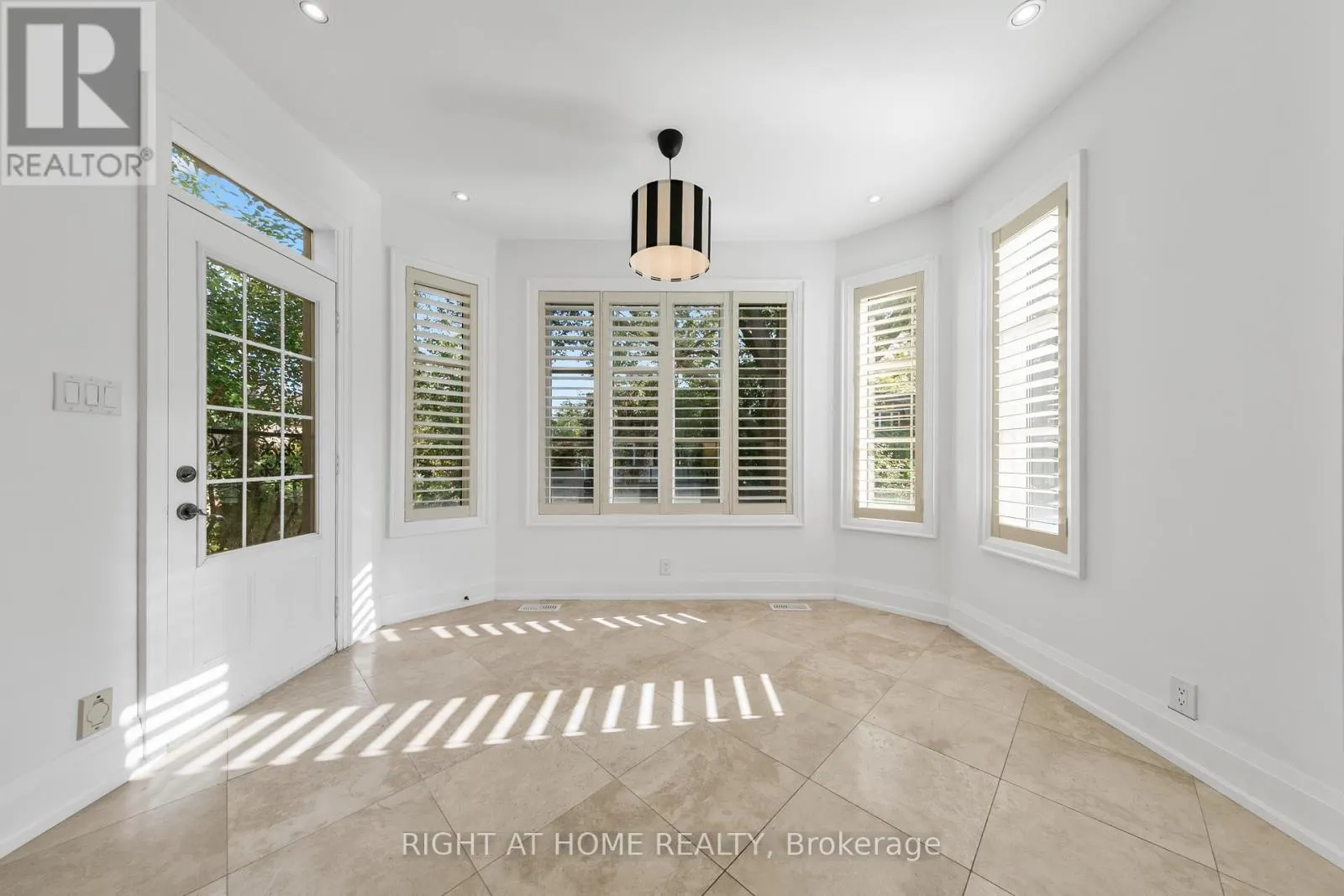 125 KINGSDALE AVENUE
