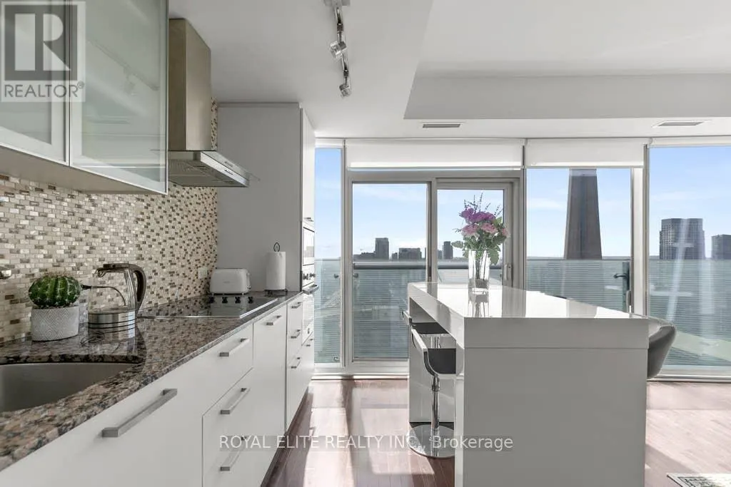 3405 - 12 YORK STREET