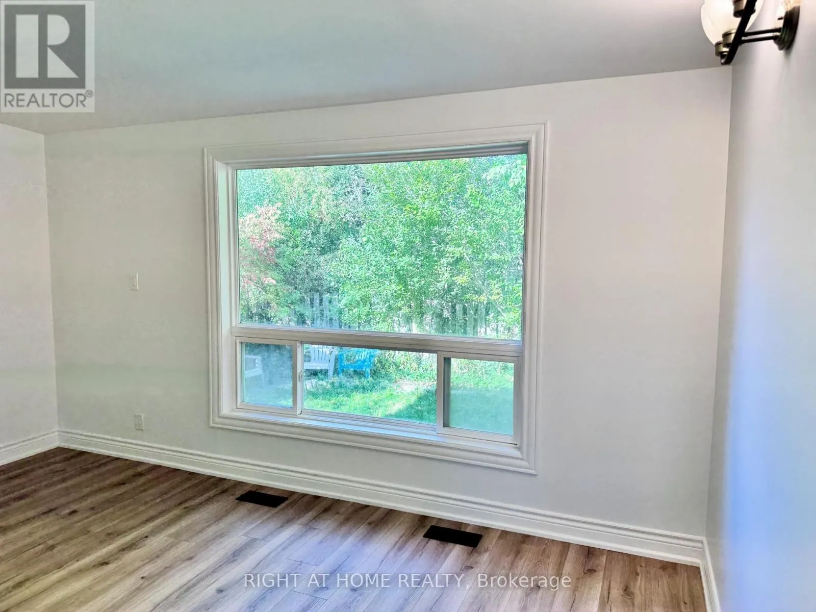 UPPER - 69 ROYWOOD DRIVE