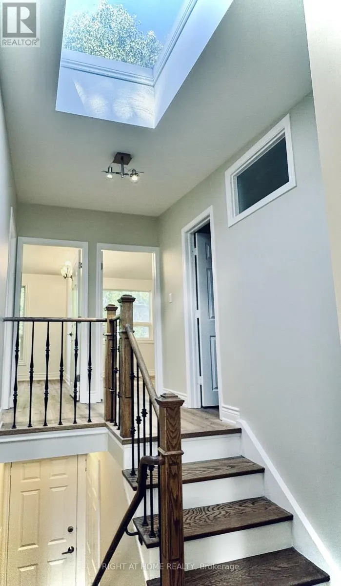 UPPER - 69 ROYWOOD DRIVE