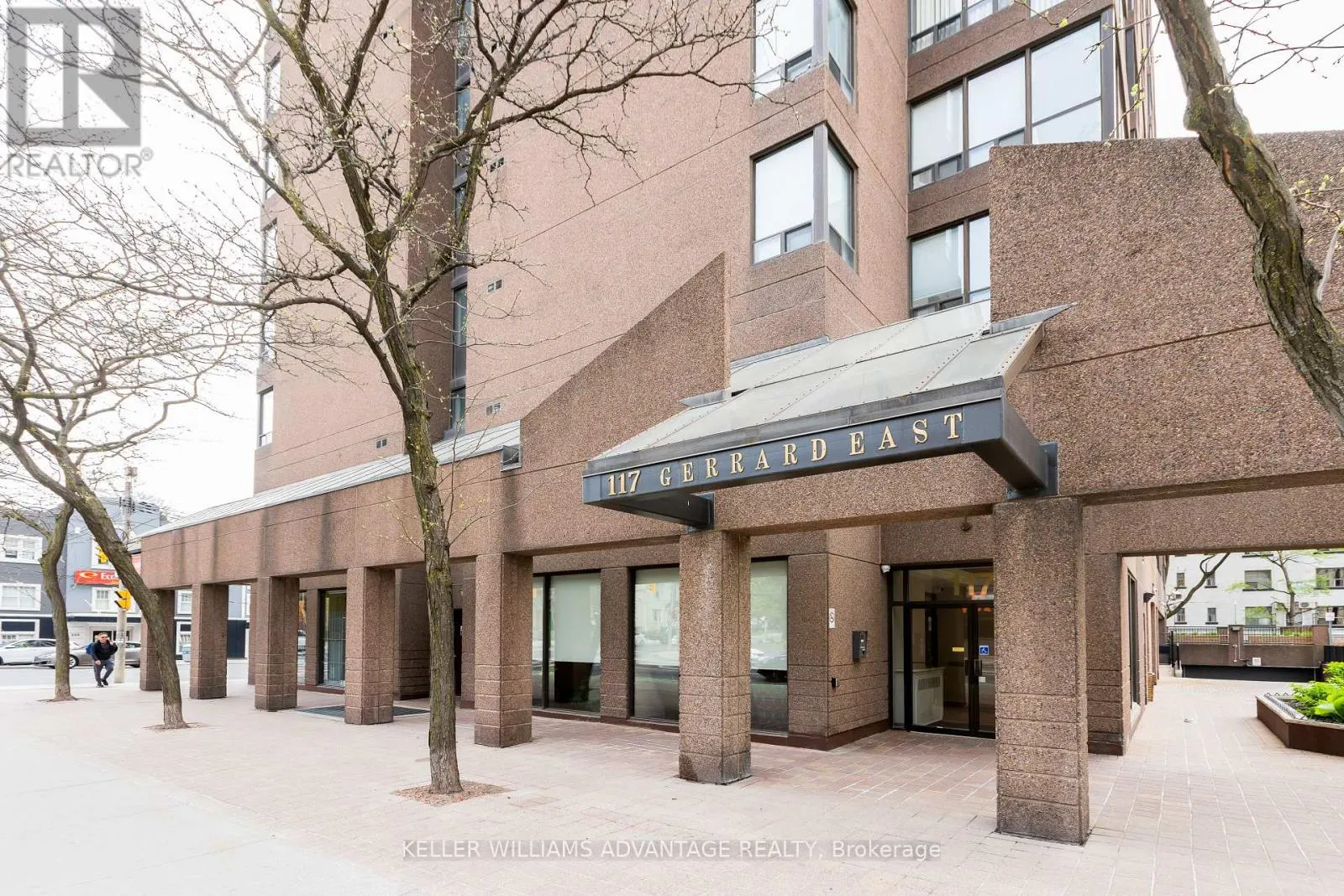 404 - 117 GERRARD STREET E