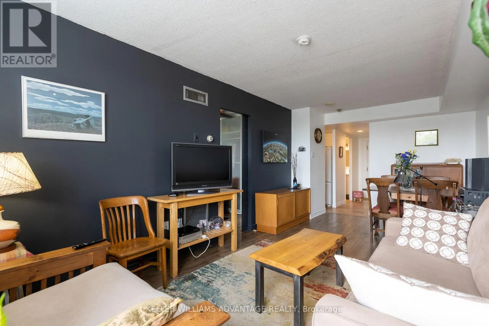 404 - 117 GERRARD STREET E