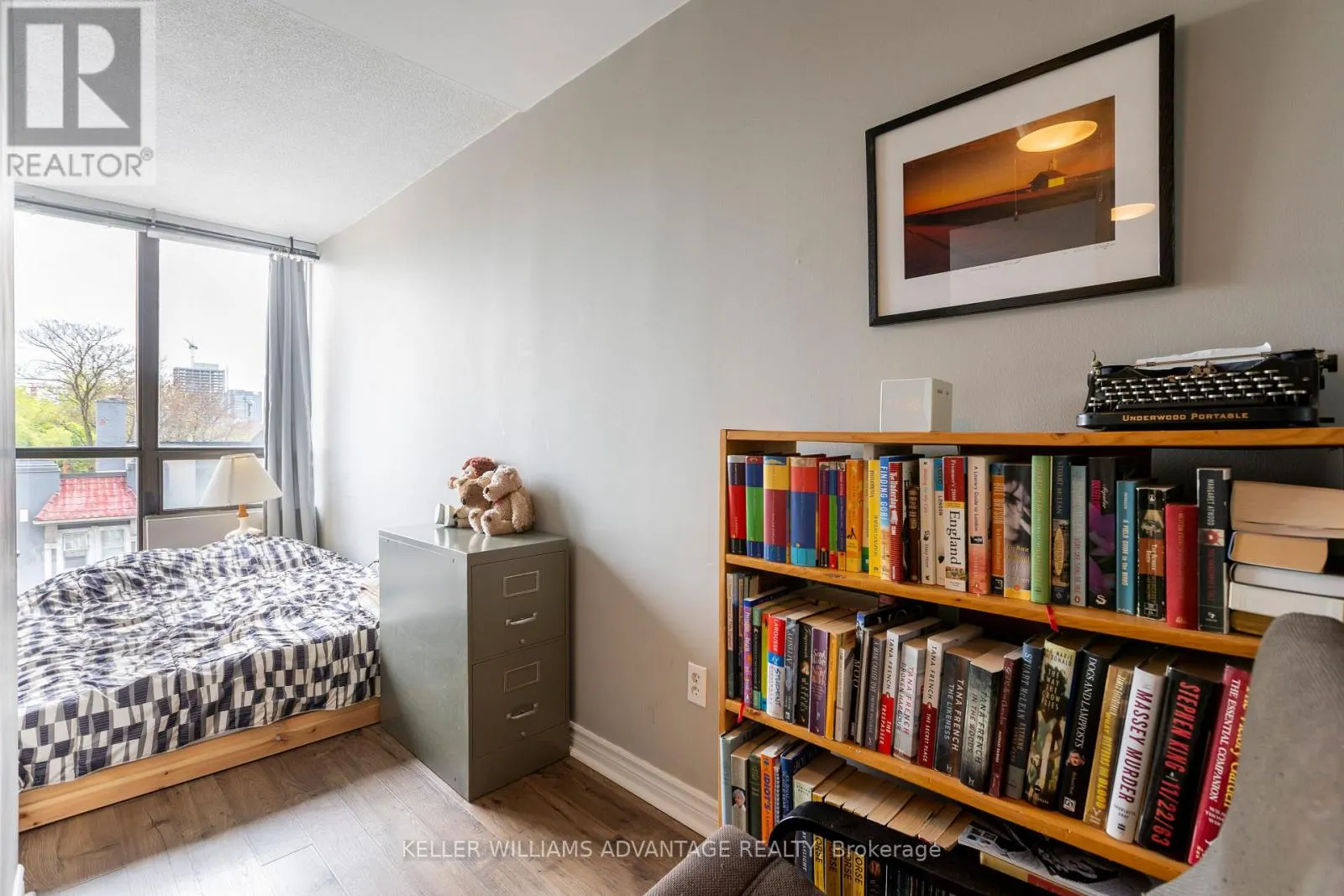 404 - 117 GERRARD STREET E