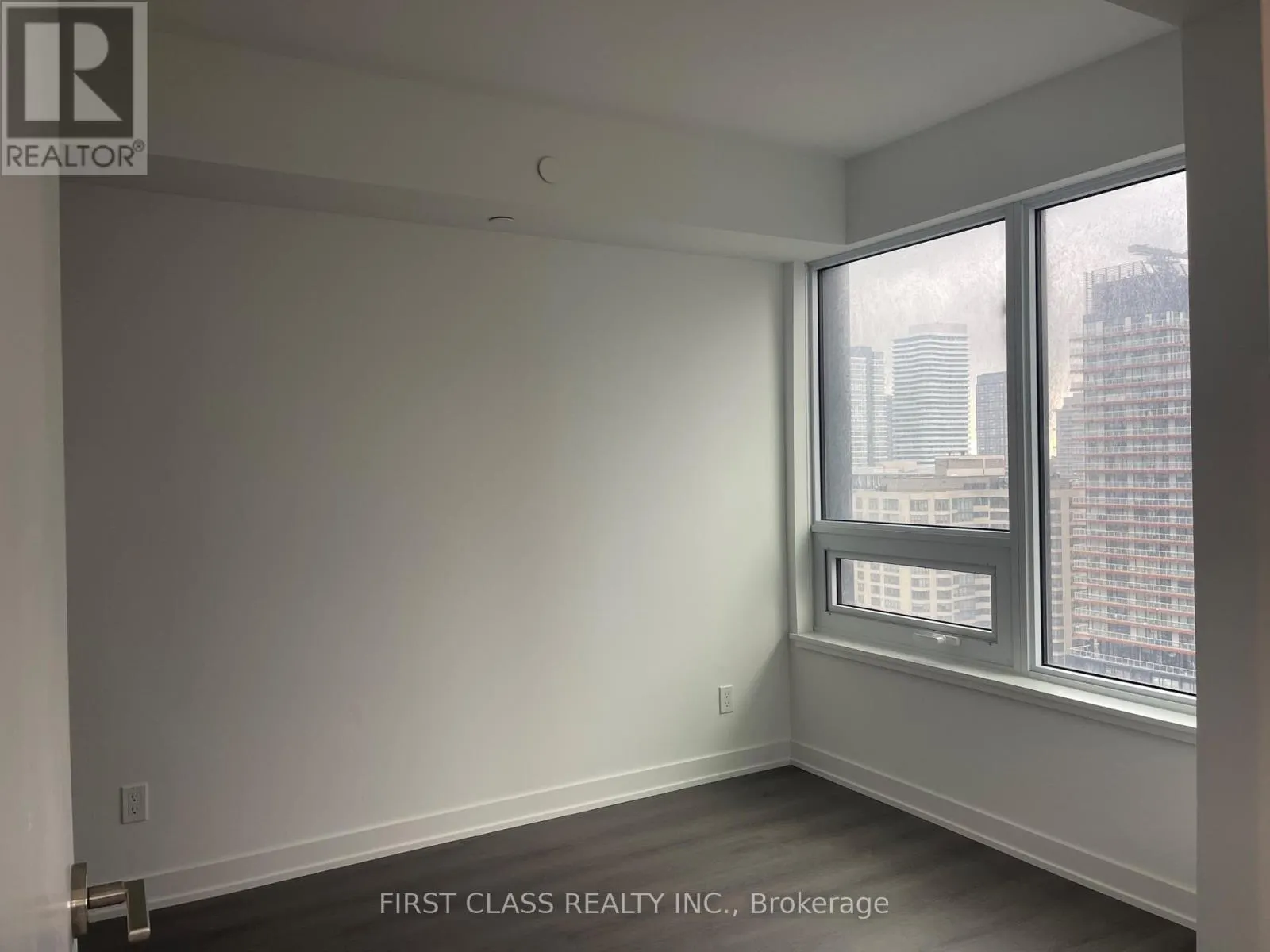 2016 - 8 WELLESLEY STREET W